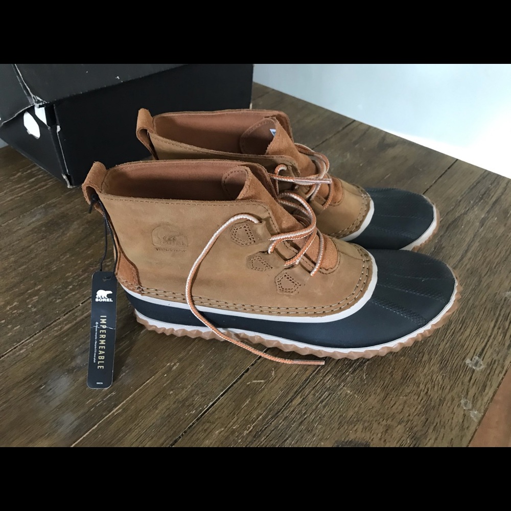 Women’s sorel boots size 7 NEW
